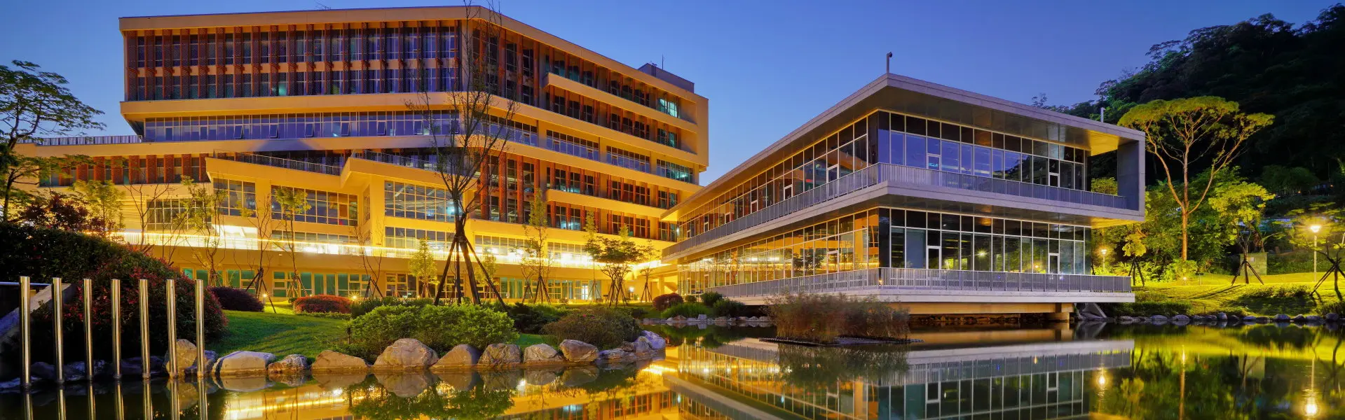 國立政治大學＿達賢圖書館