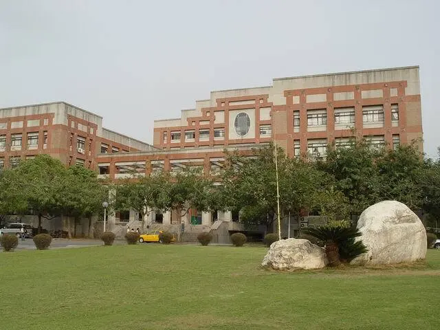 國立中正大學_管院